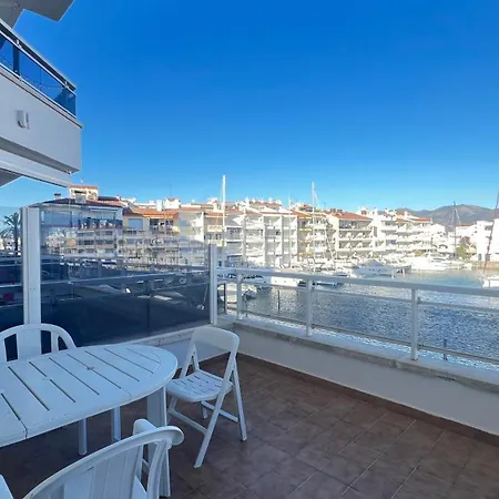 Apartamento A Frente Del Canal Con Terraza