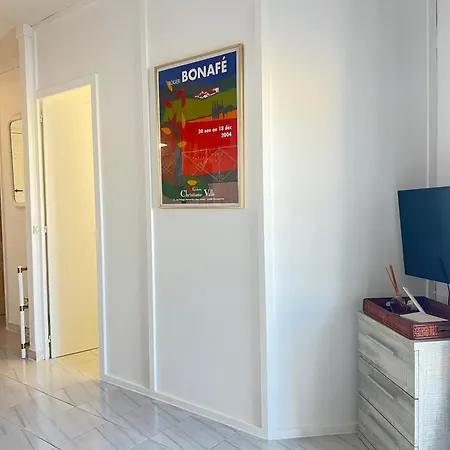 Apartamento A Frente Del Canal Con Terraza *