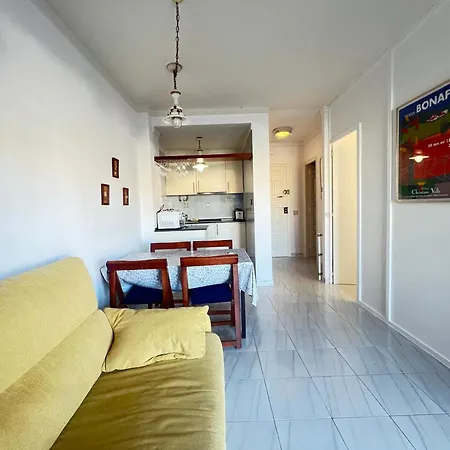 A Frente Del Canal Con Terraza Empuriabrava